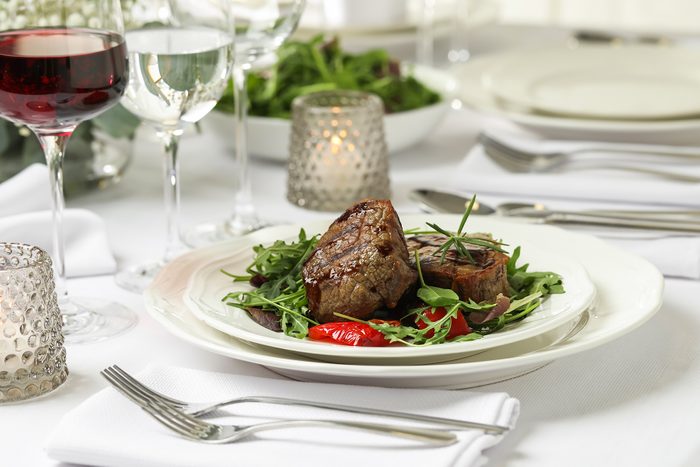 12 Steakhouse Etiquette Mistakes Everyone Makes